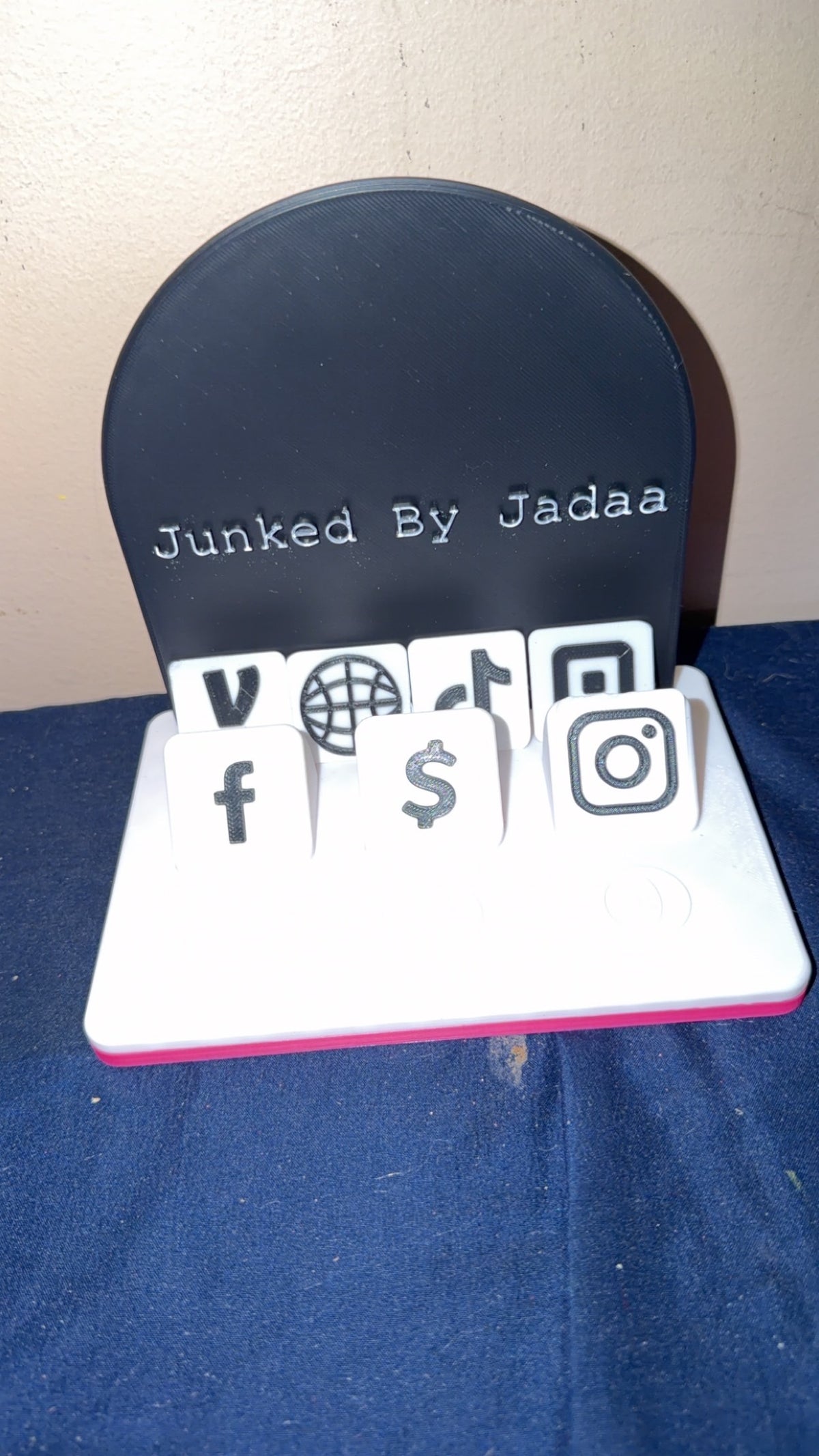 Tap To Scan Sign